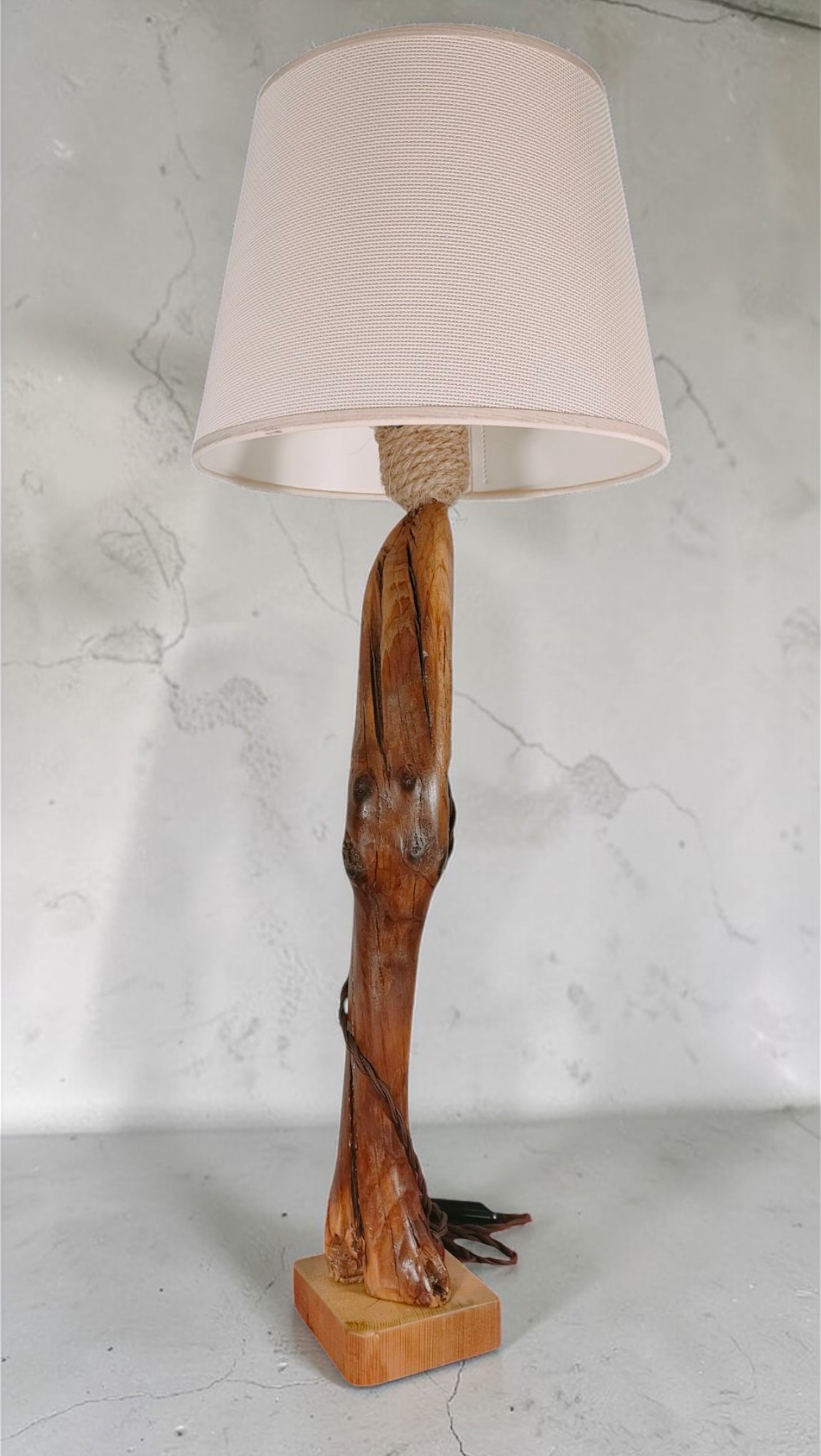 Lámpara de sobremesa "la jorobada" - Imagen 2